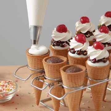 Ice cream cone holder